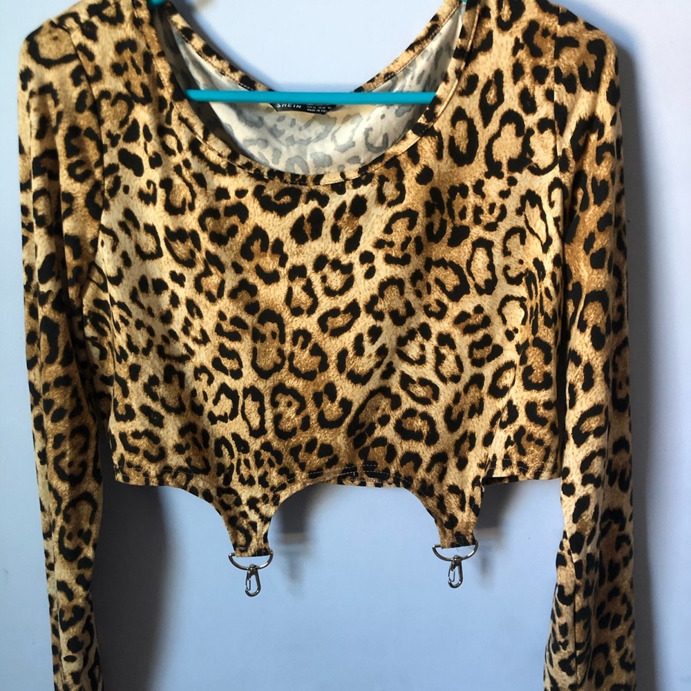 Shein Cheetah print long sleeve crop top.